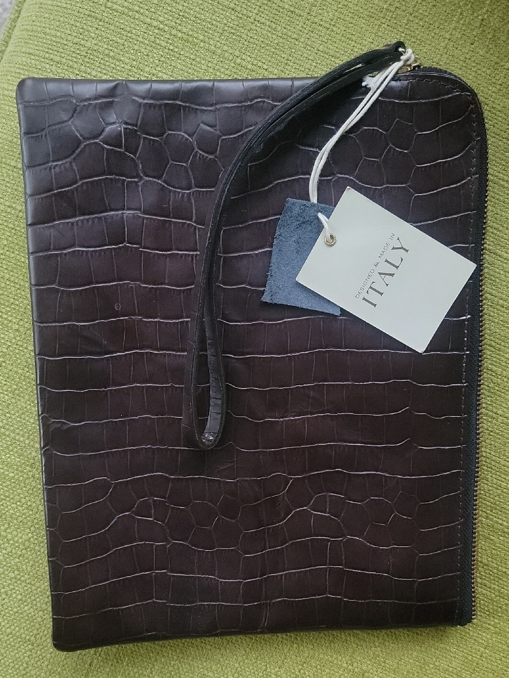 PUNTO FIBBIA Leather Croc-Embossed Wristlet Clutch -